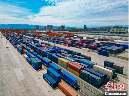 中歐班列長安號開行十周年 西安 鋼鐵駝隊 織就商貿(mào)新絲路