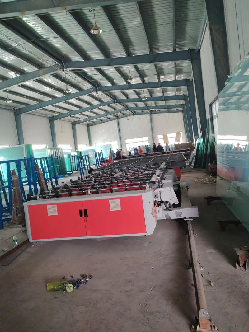 伊犁宇科商貿(mào)中空玻璃生產(chǎn)線與鋼化車間現(xiàn)場(chǎng)探訪